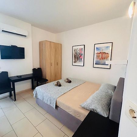 Apartment In The Center Of Pula Buitenkant foto