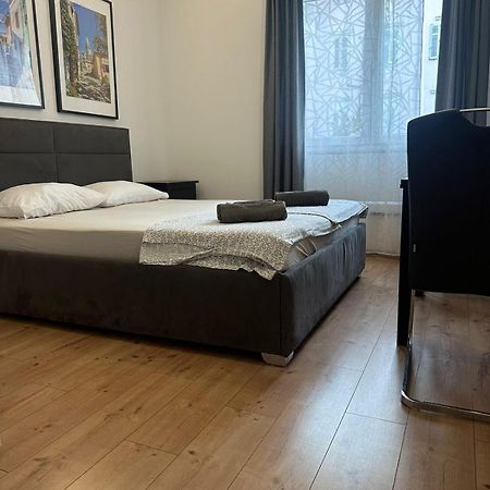 Apartment In The Center Of Pula Buitenkant foto