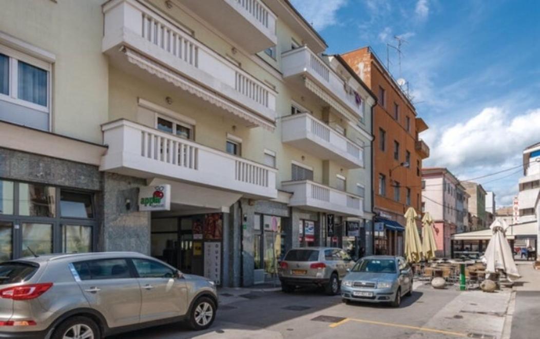 Apartment In The Center Of Pula Buitenkant foto