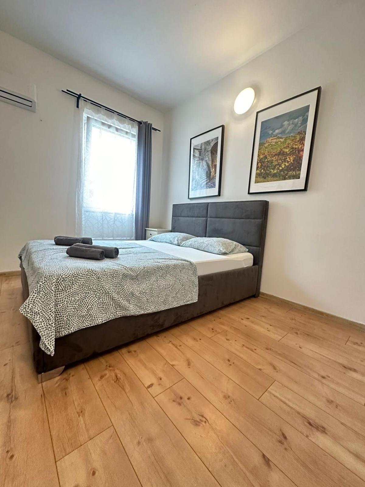 Apartment In The Center Of Pula Buitenkant foto